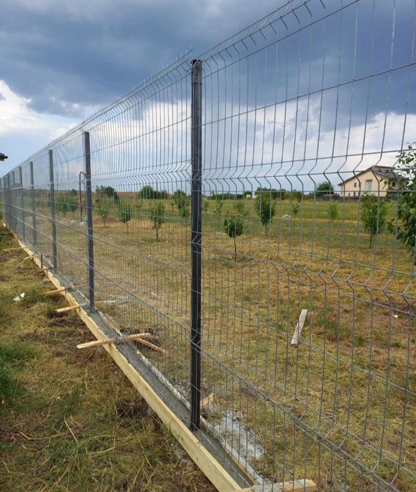 Vând garduri si porti din plasa