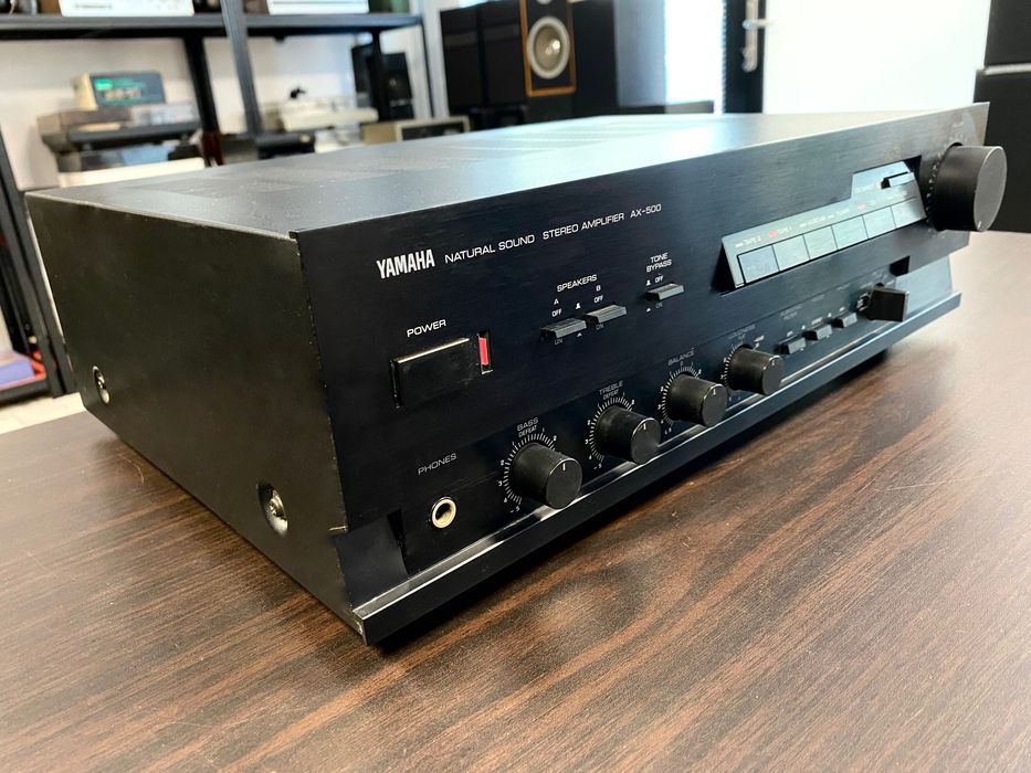 Качествен мощен усилвател Yamaha