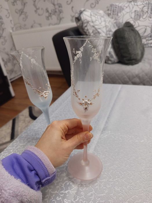 Стъклени, матирани сватбени чаши