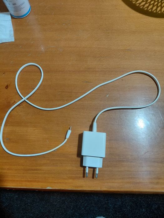 Încărcător Și Cablu Usb