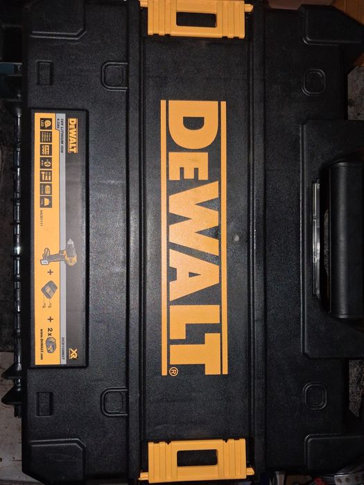 Шруповерт Dewalt  DCD 709