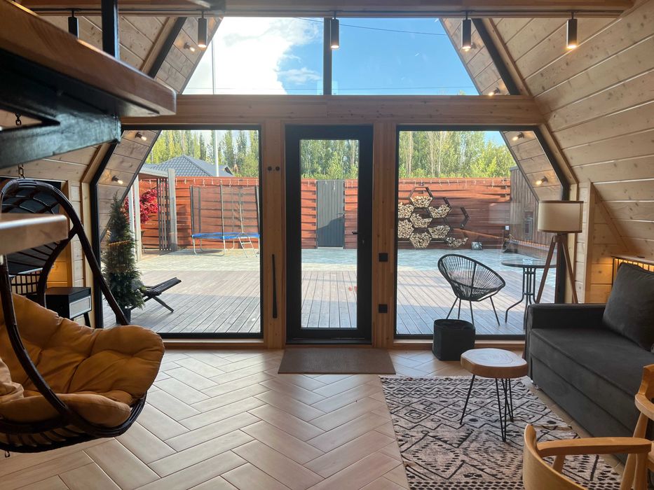 Дом в стиле A-frame (приватная територия)