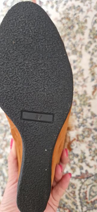 Продам женские сапоги