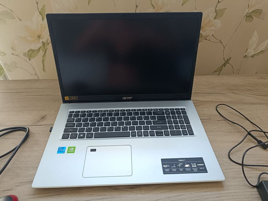 Acer Aspire 5 (A517-52G) в цвят Silver (сребрист).