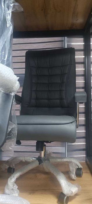 Кресло для офиса и дома   -BORN серый