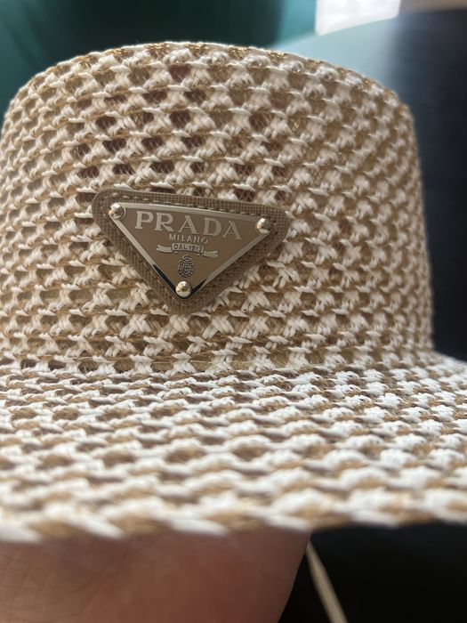 Palarie Prada noua