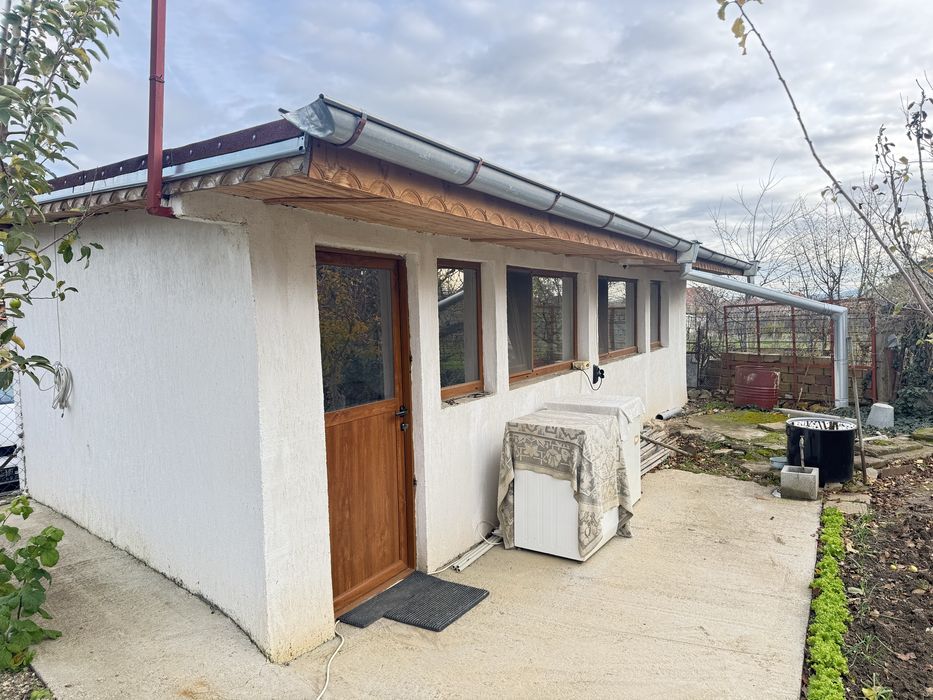 Продава къща в с. Шейново, общ. Казанлък