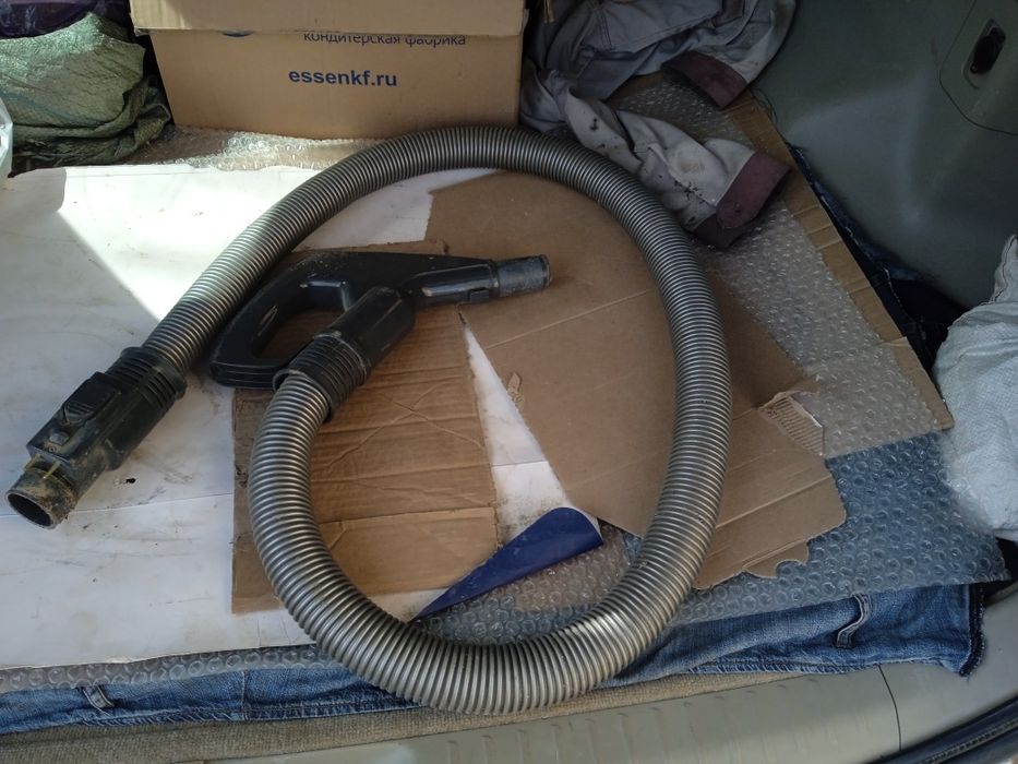 Шланги и щетки от пылесоса