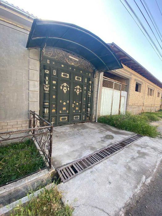 Продаётся готовый участок 6 соток, 4 комнаты. Ориентир Автостанция ТТЗ