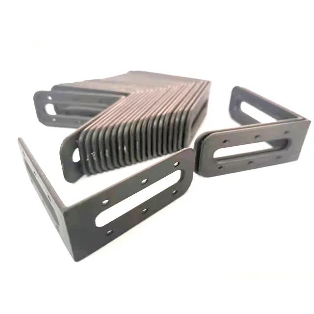 Уголки для системы выравнивания плитки.