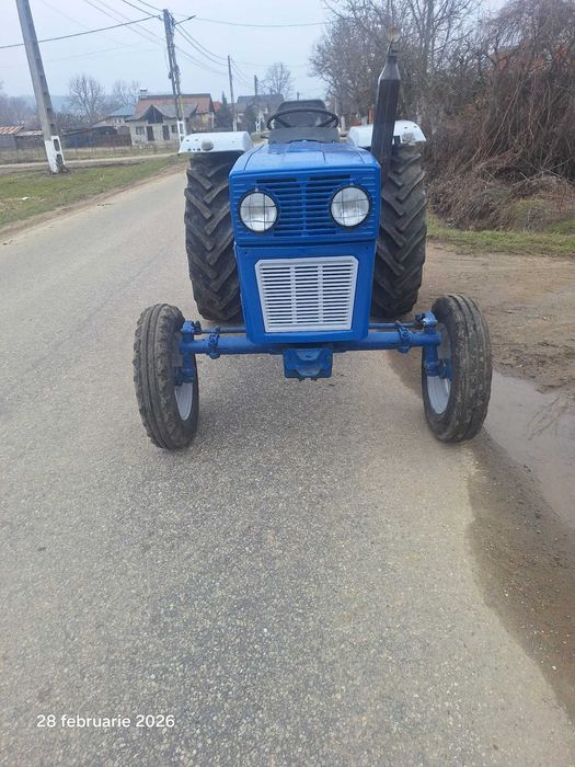 Tractor Universal 445