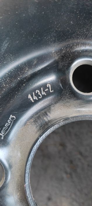 Продам шину новую