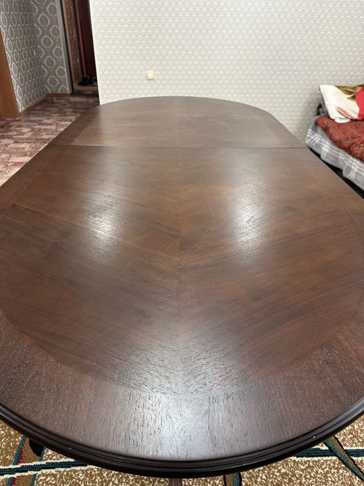 Продам гостинный стол!!!