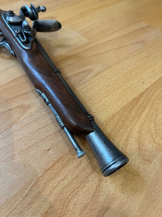 Реплика на кремъклия, комплект от два