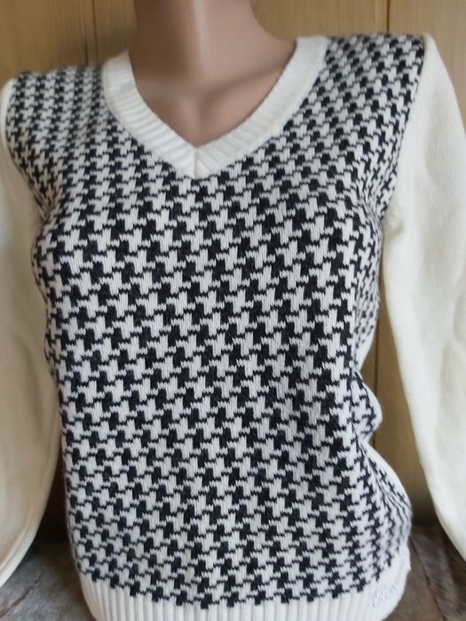 Продам свитера женские  (новые)