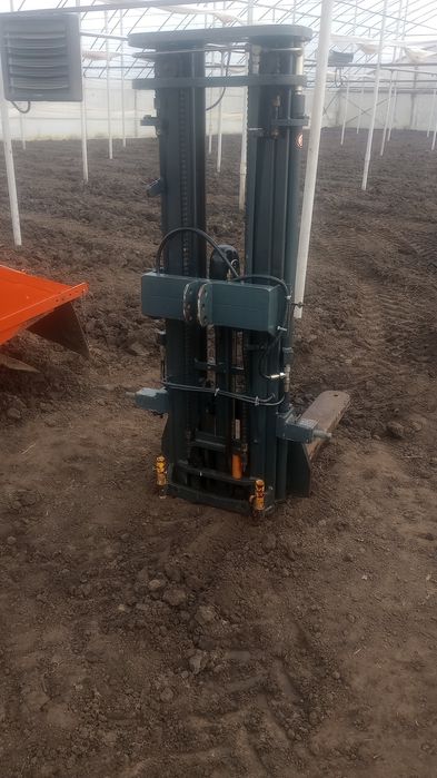 Lift hidraulic pentru tractor