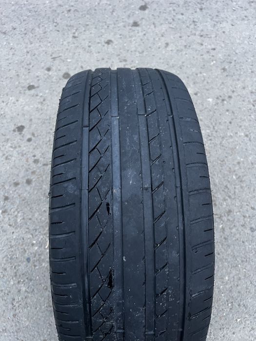 Продам летние покрышки R18