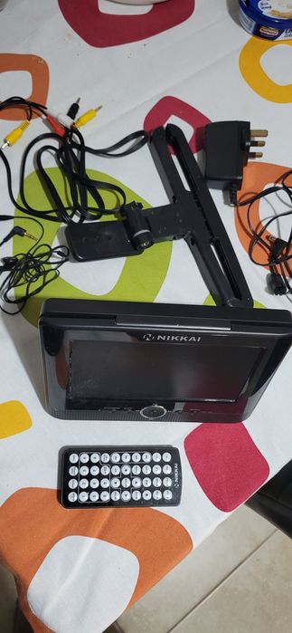 Tv /dvd auto cu suport tetiera  12 v/220v