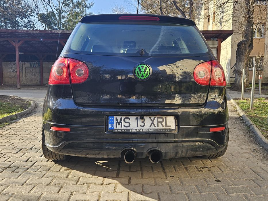 Vand golf 5 an 2008 sau schimb