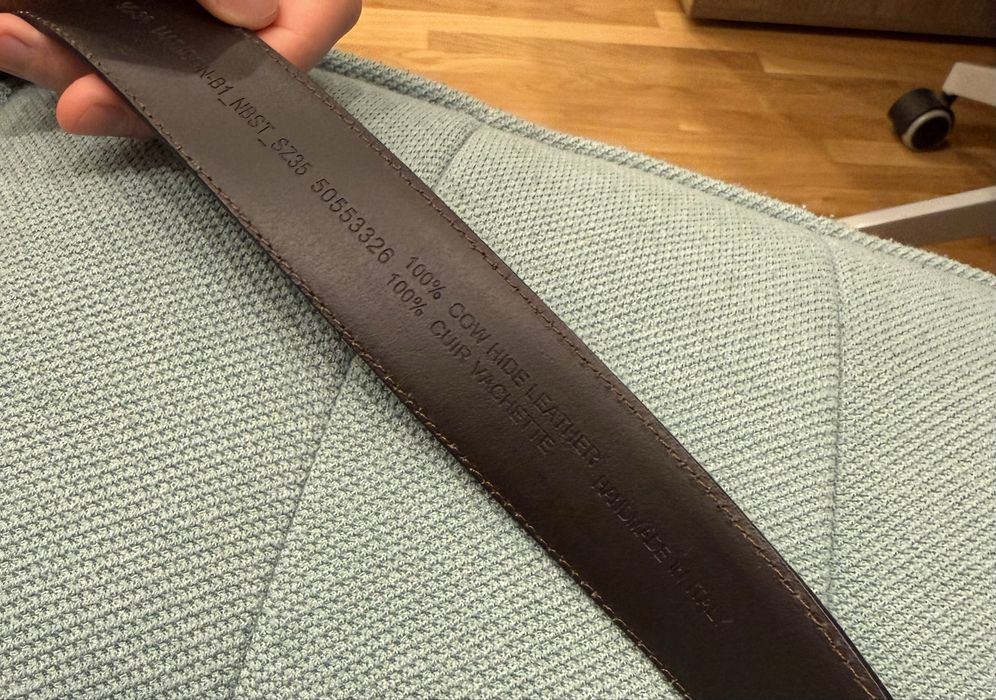 Curea Hugo Boss maro