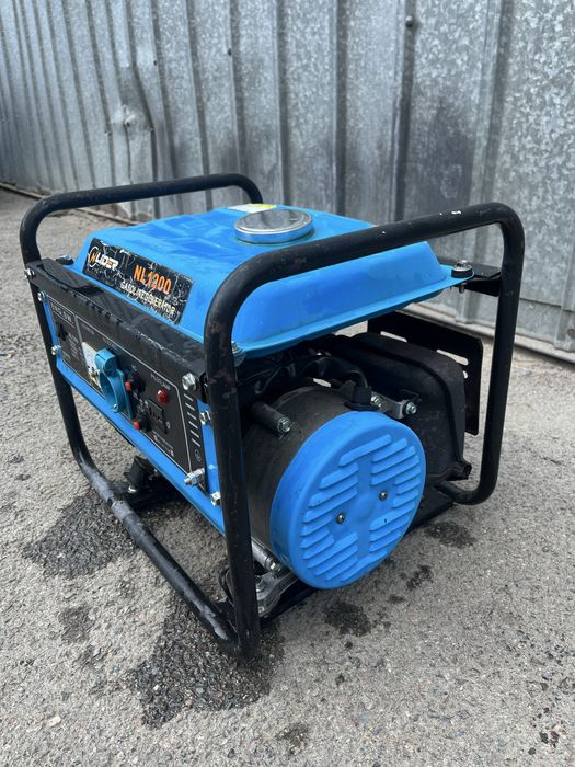 Бензиновый генератор 1.2kw