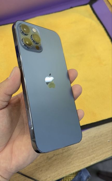 Продам Айфон 12 про 128