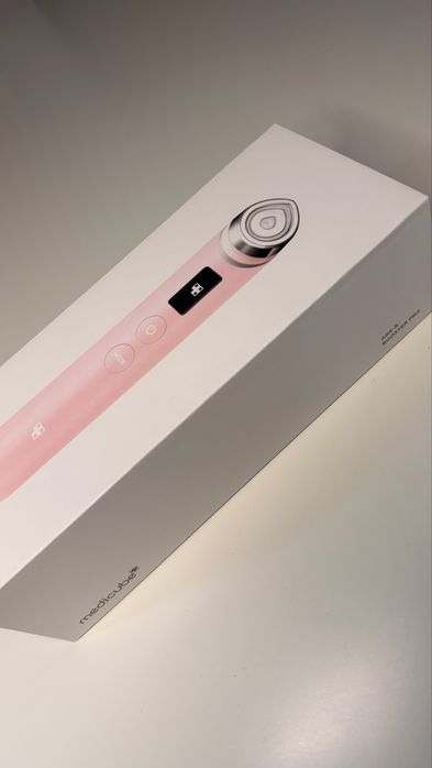 Medicube Age-R Booster Pro - Dispozitiv Facial 4-în-1 (Pink Edition)