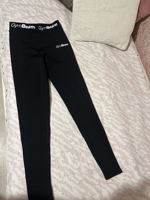 Прекрасен черен клин на GYM BEAM, вталява и оформя