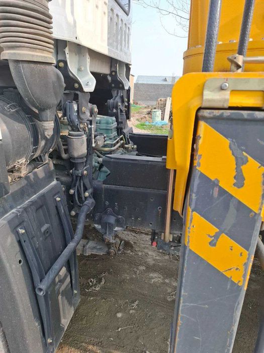 Avtokran(Monipulyator) sotiladi  (tel raqam opisanieda)