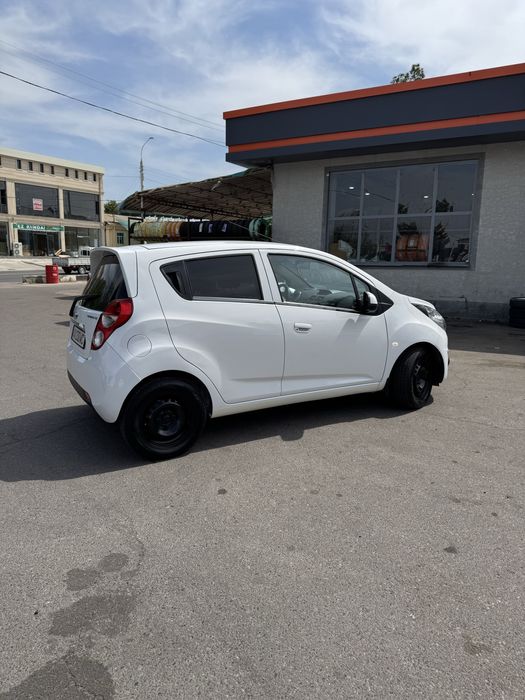 Chevrolet SPARK 2015