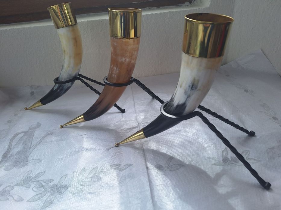 Чаша от естствен рог, викингска чаша