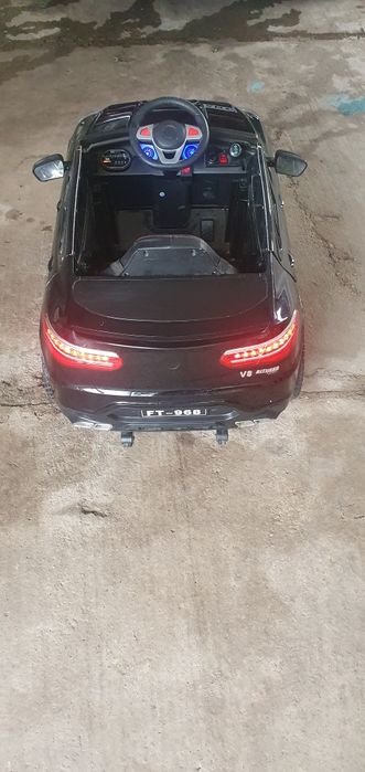 Детская машинка на пульте