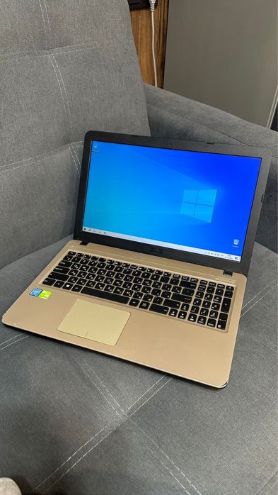 Ноутбук Асус 4 GB