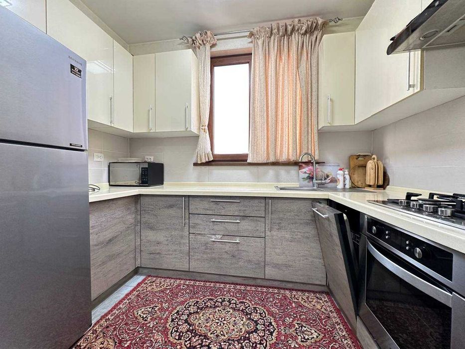 Сдам трехкомнатную квартиру на долгосрок