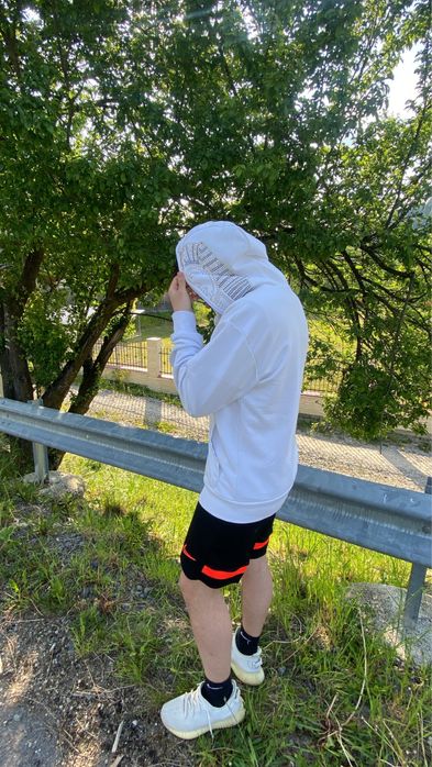 Vând Hanorac Young Rich White x NBN