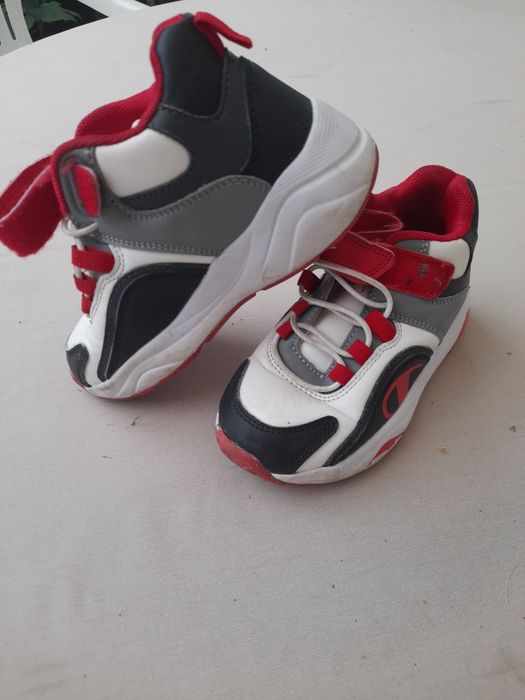 Papuci copii diferite marimi