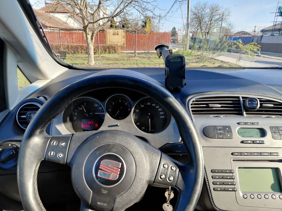 Vând    Seat      Altea