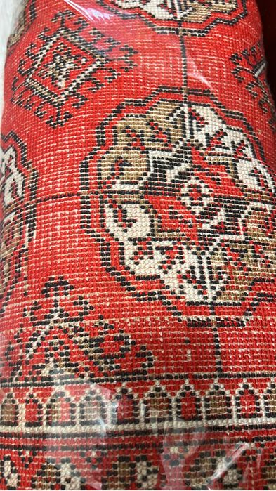 Ковер шерсть и посуда разная, вазы