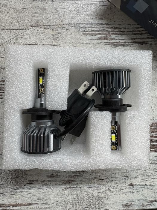 Лед крушки H7 едните са със камбус 60000kl