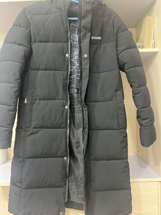 Продается новое черное молодежное,мужское пальто,зимнее дутое пальто