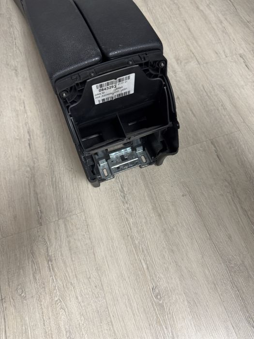 Подлакътник за Мерцедес W 204