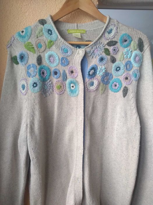 Плетена жилетка с тик так копченца.