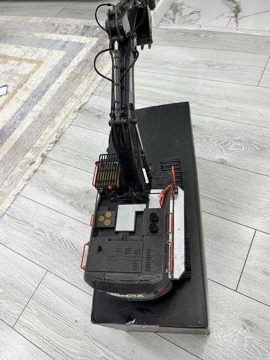 Радиоуправляемый экскаватор HUINA R/C игрушки