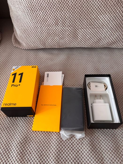 Realme 11 Pro+  HD: 512, RAM: 12