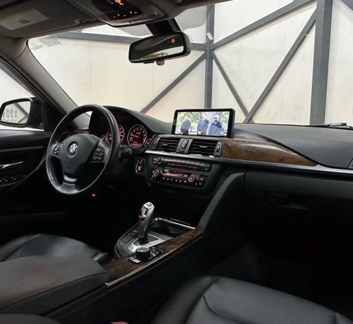 BMW F30 328i X-Drive