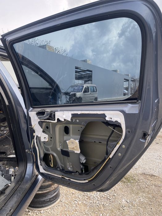 Задна дясна врата за пежо 307 хачбек