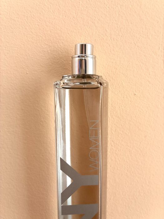 DKNY Energizing Eau de Toilette Дона Каран Тоалетна вода за жени