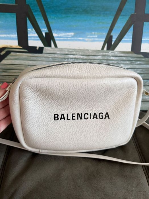 Оригинална Кожена Чанта BALENCIAGA