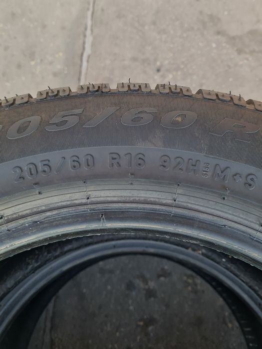 Зимни гуми 2 броя PIRELLI SottoZero 205 60 R16 дот 2518