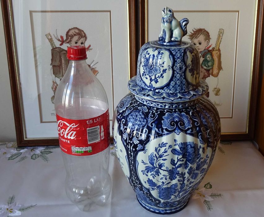 Ваза голяма с капак- Маастрихт Делфт Кралски сфинкс